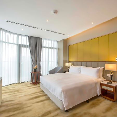 Wyndham Garden Hanoi Bagian luar foto
