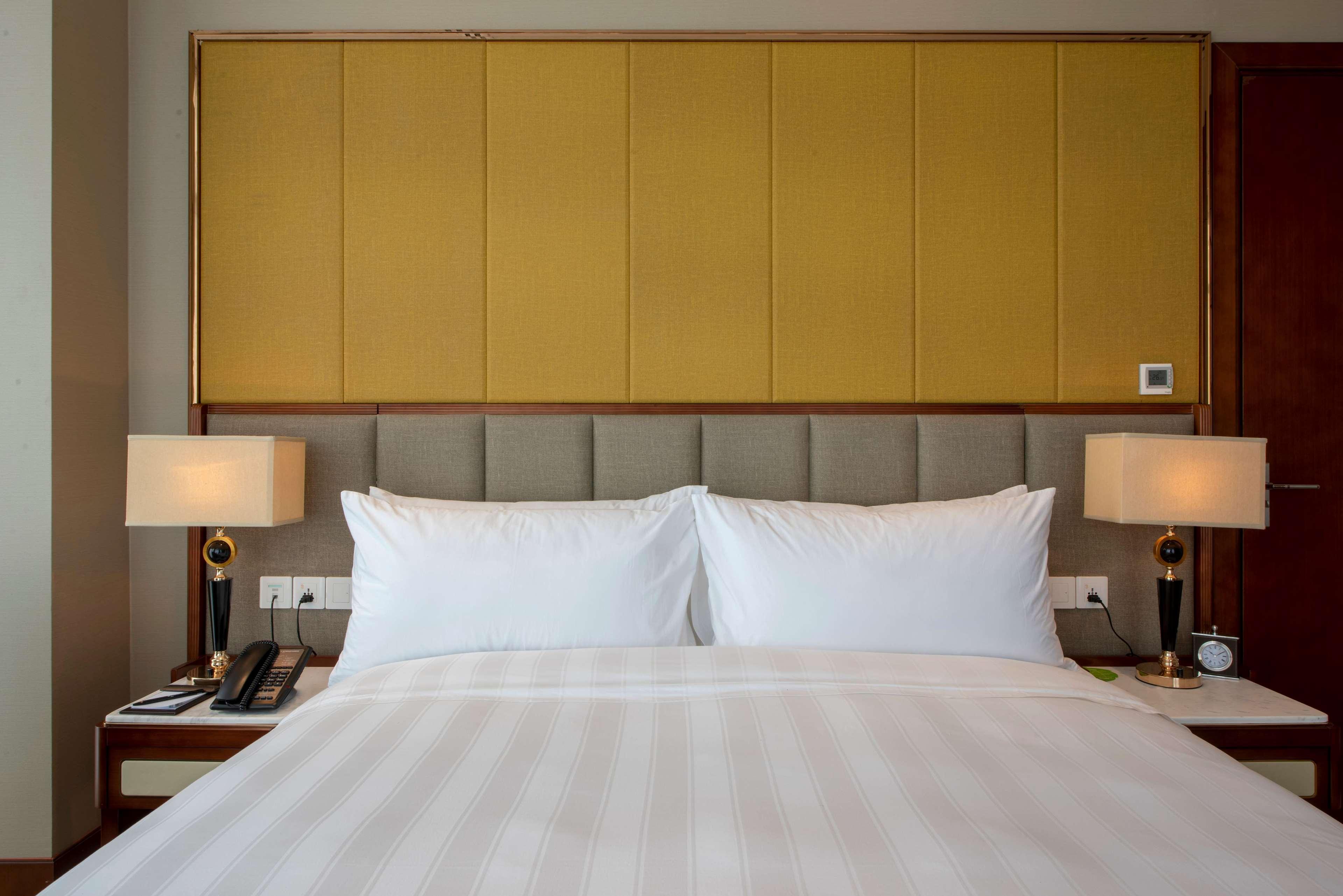 Wyndham Garden Hanoi Bagian luar foto