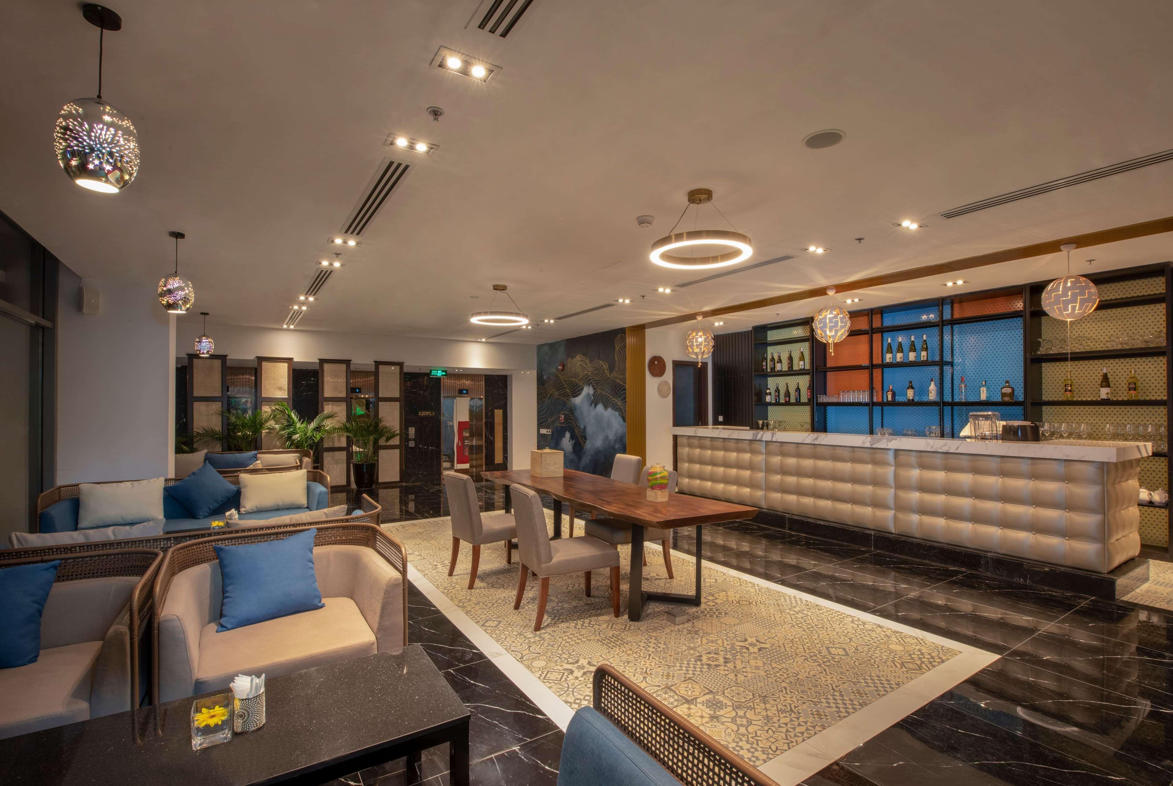 Wyndham Garden Hanoi Bagian luar foto