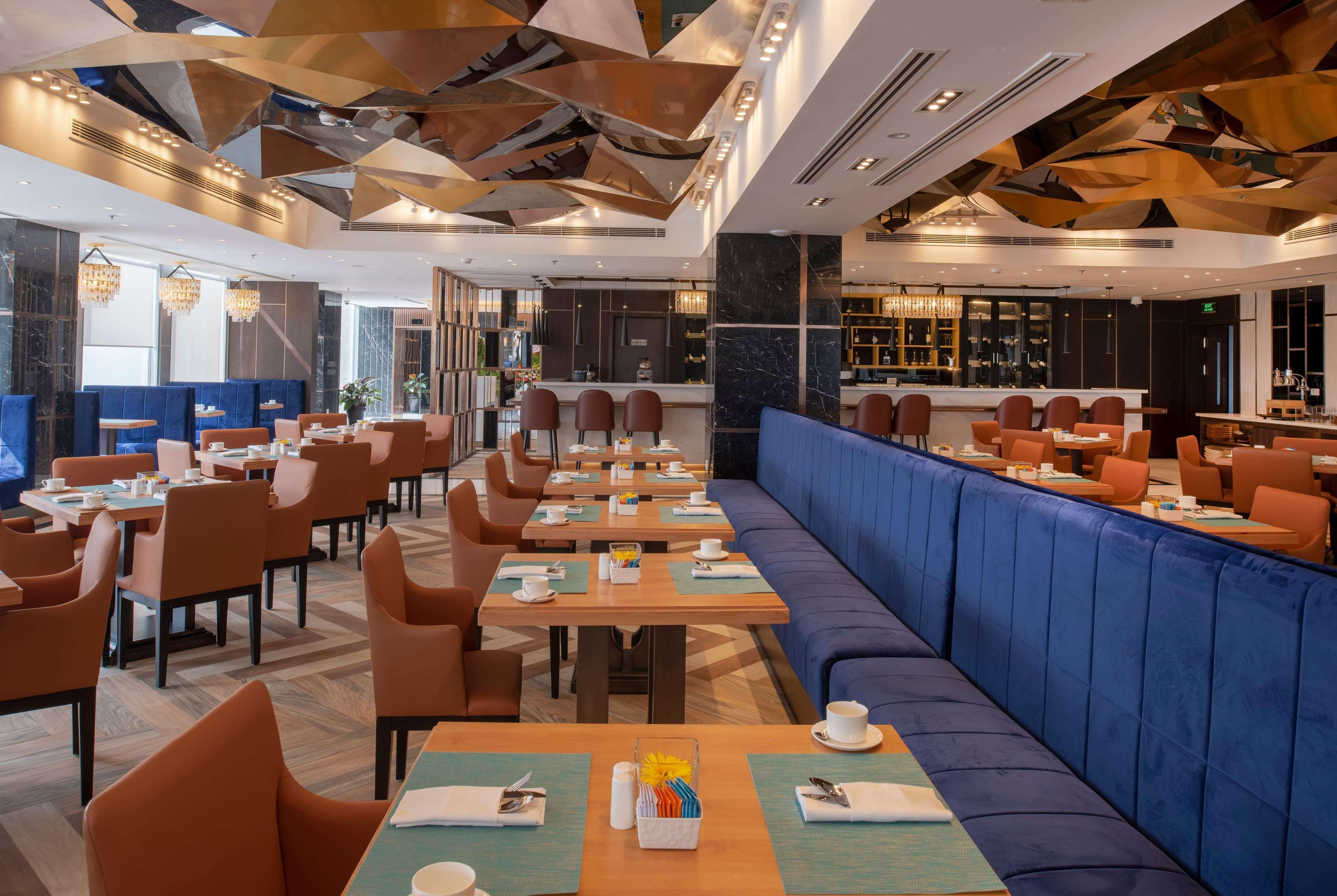 Wyndham Garden Hanoi Bagian luar foto