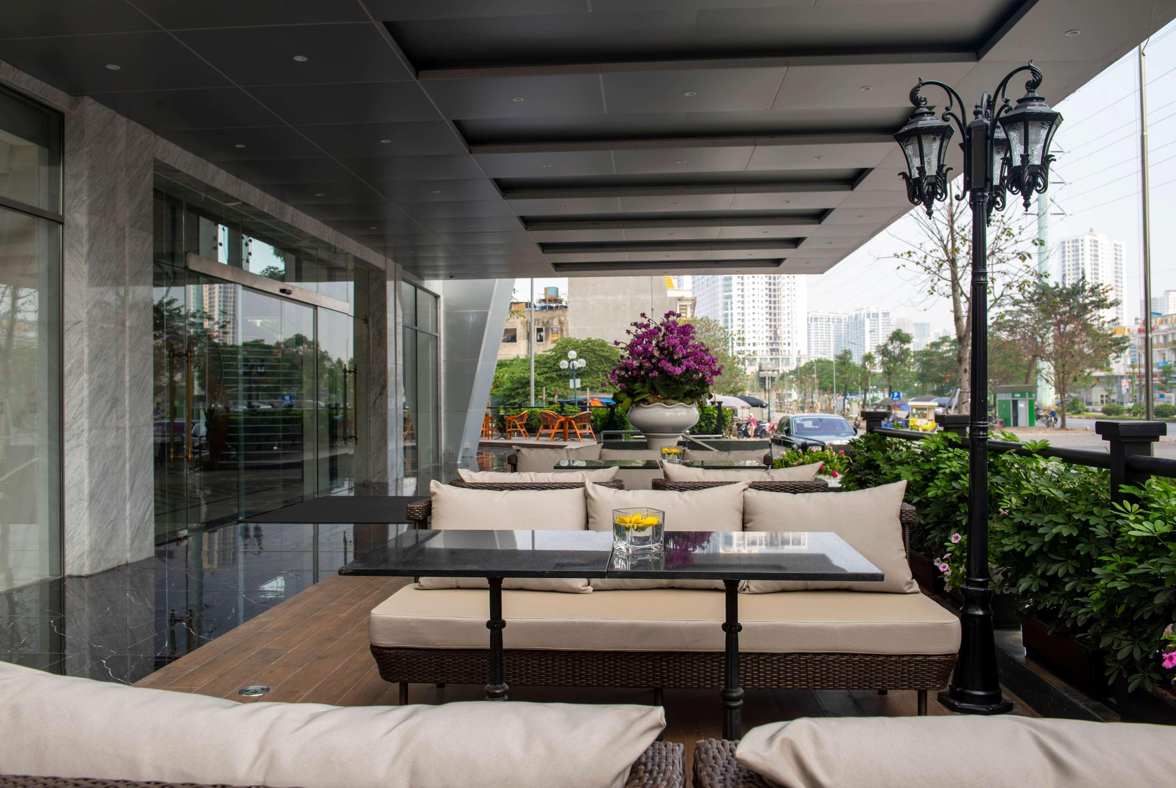 Wyndham Garden Hanoi Bagian luar foto
