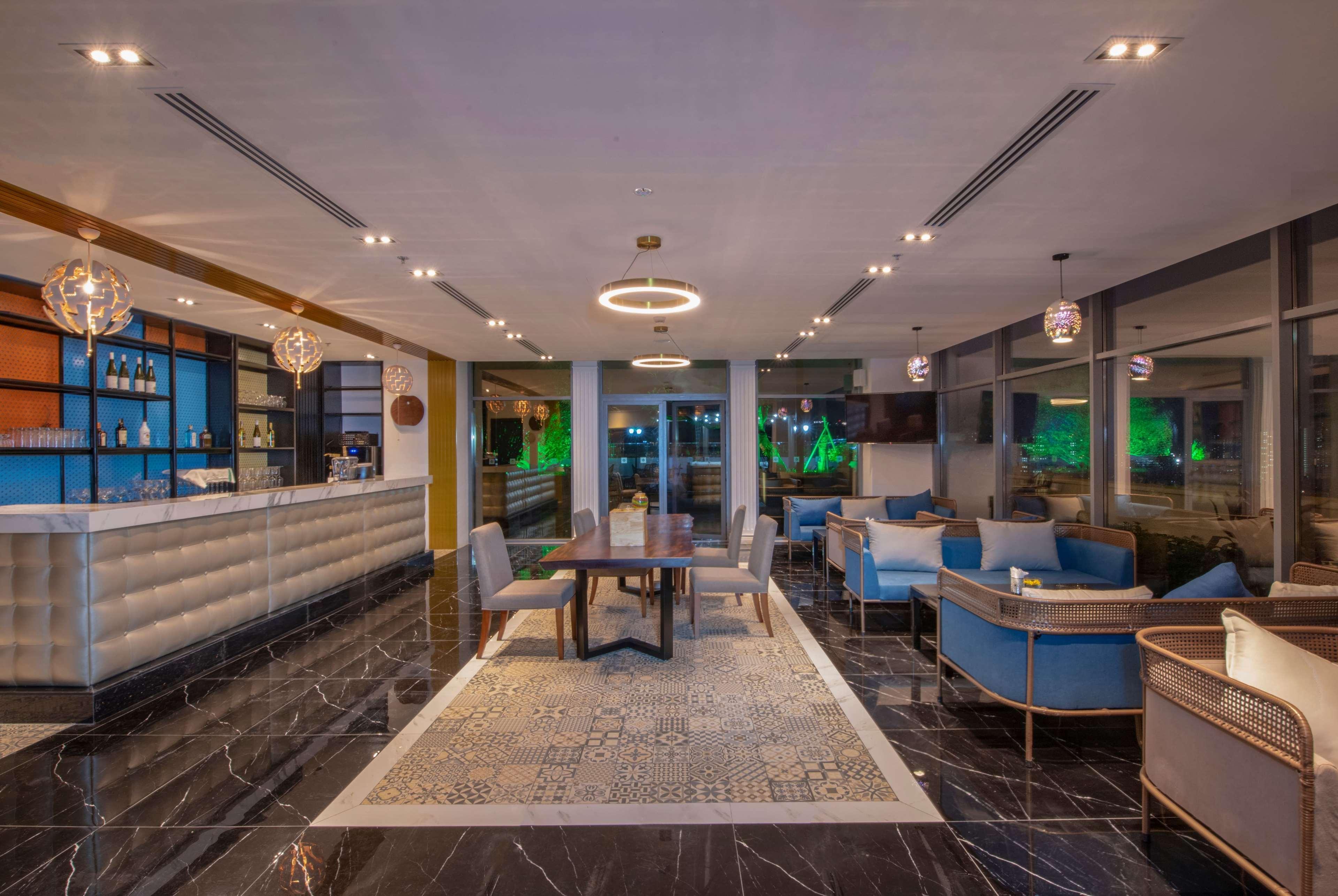 Wyndham Garden Hanoi Bagian luar foto