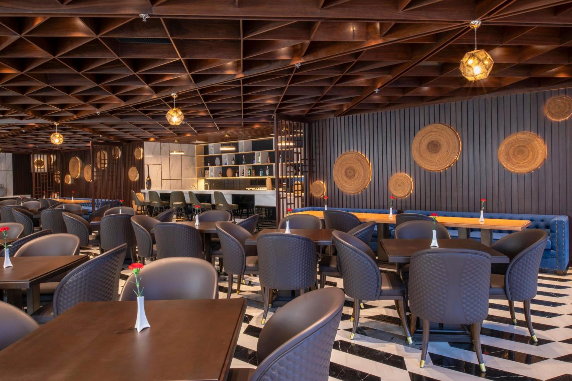 Wyndham Garden Hanoi Bagian luar foto