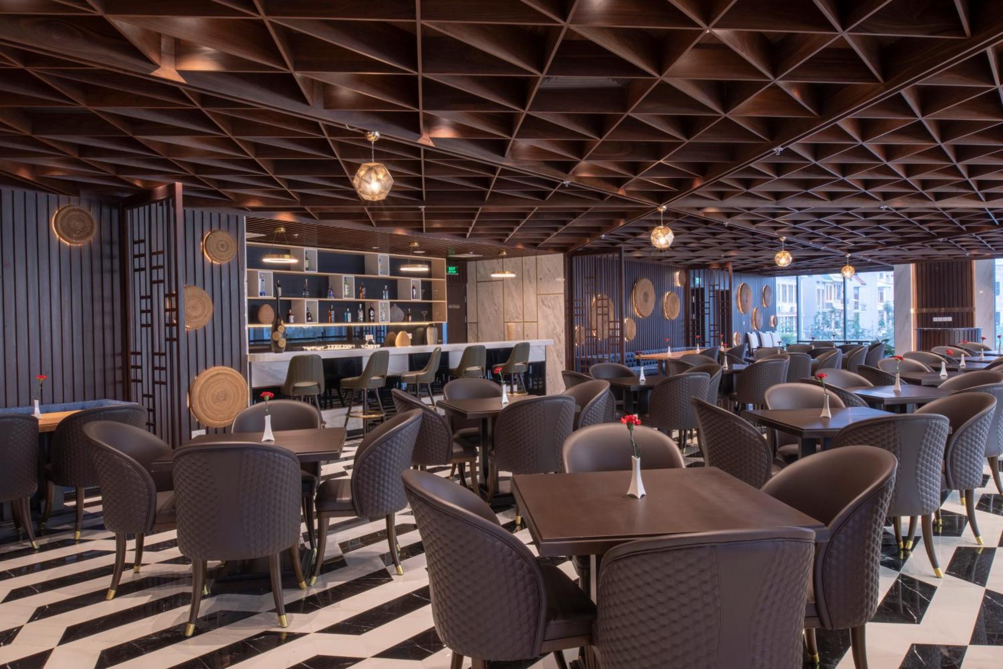 Wyndham Garden Hanoi Bagian luar foto