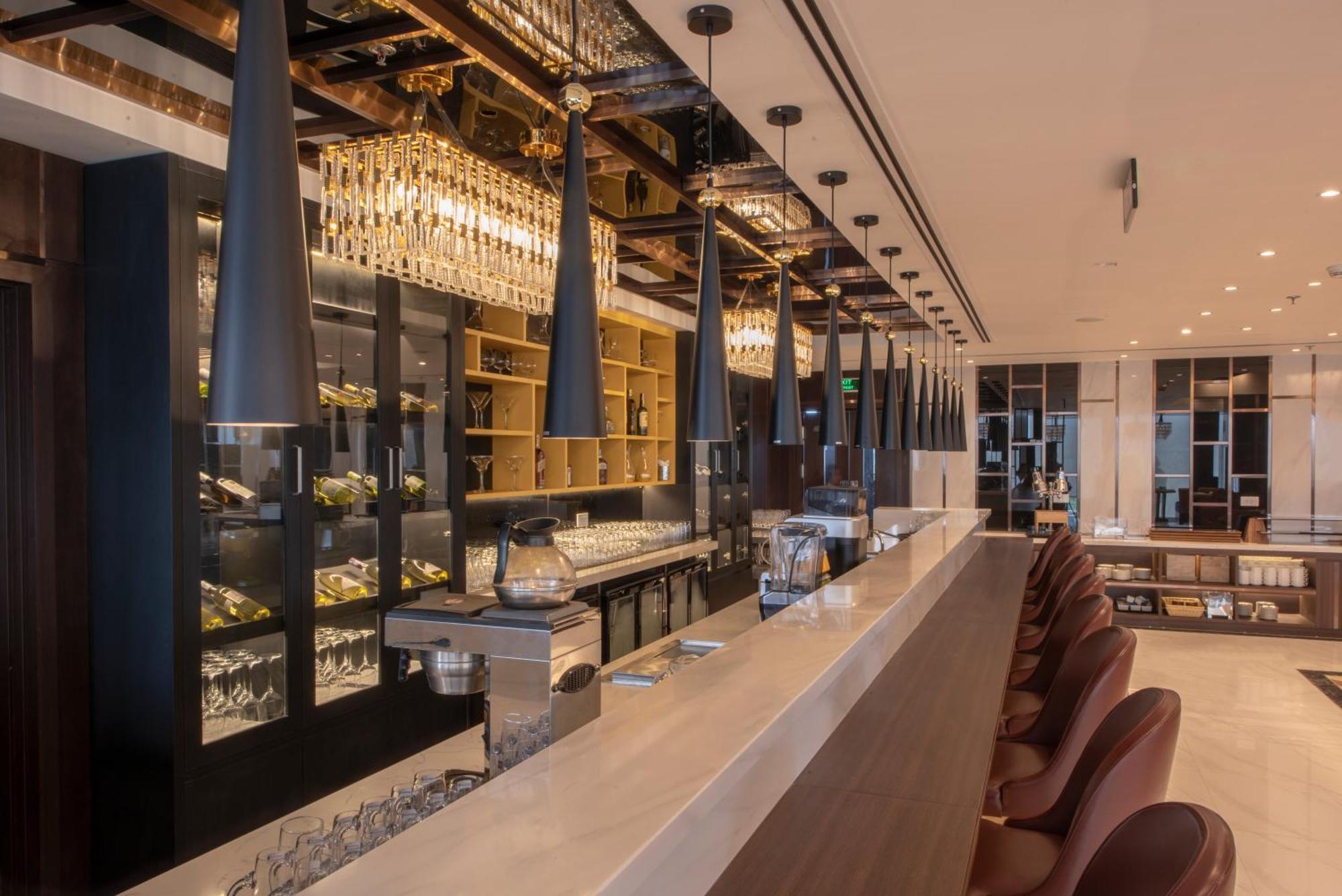 Wyndham Garden Hanoi Bagian luar foto
