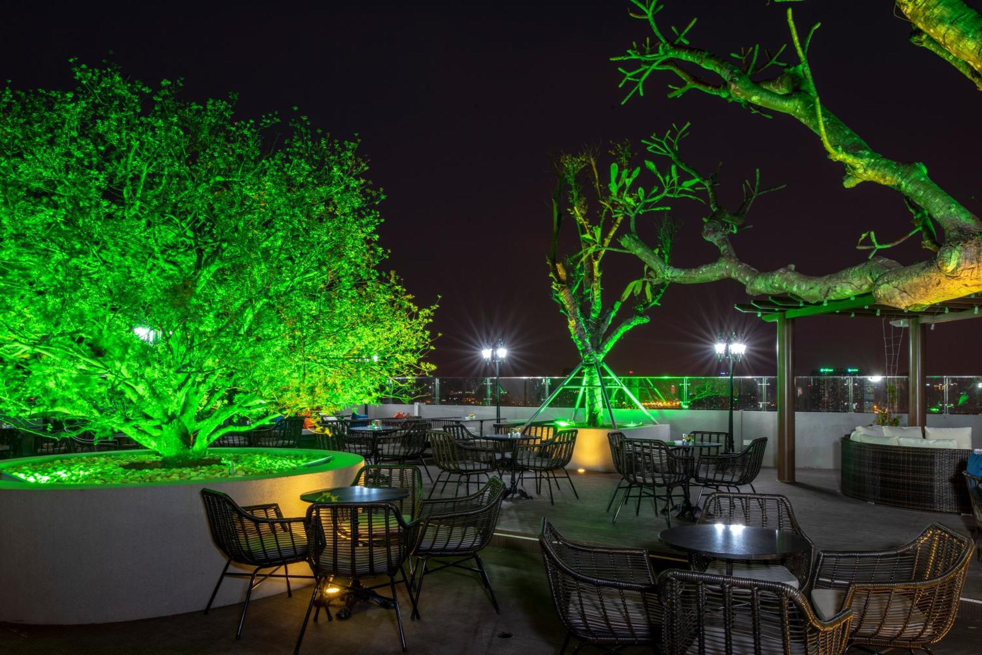 Wyndham Garden Hanoi Bagian luar foto