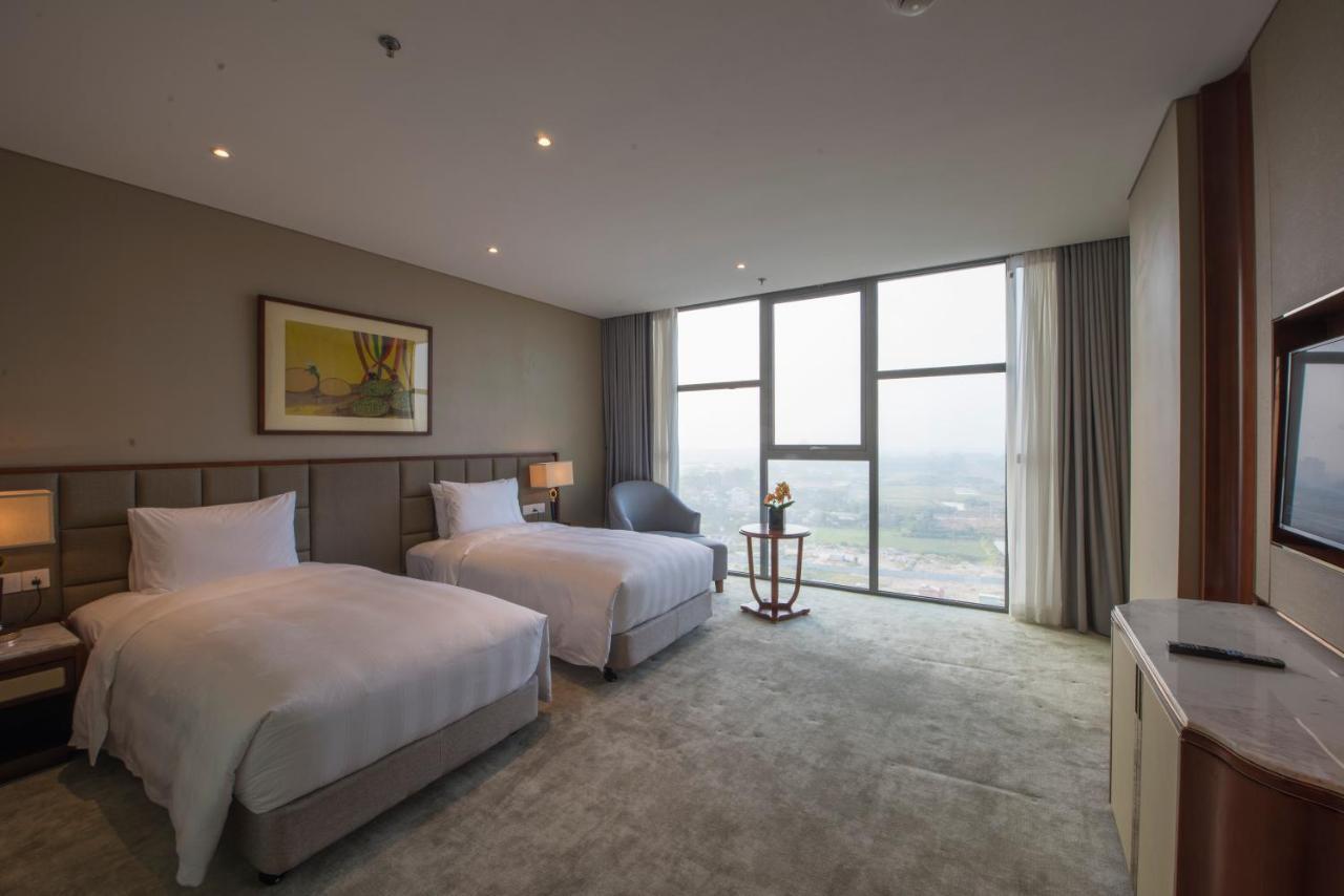 Wyndham Garden Hanoi Bagian luar foto