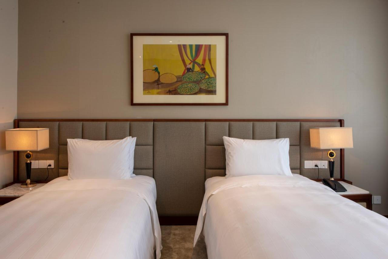 Wyndham Garden Hanoi Bagian luar foto