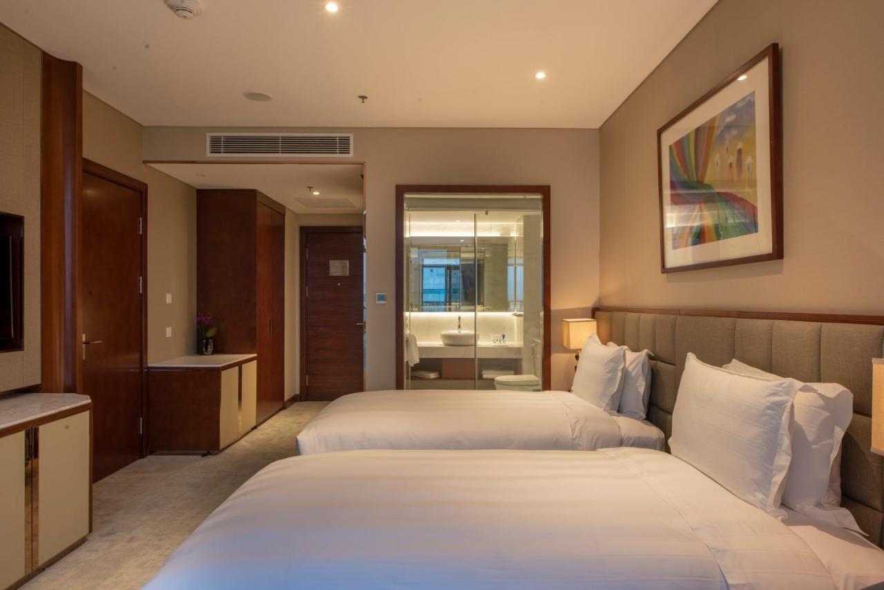 Wyndham Garden Hanoi Bagian luar foto