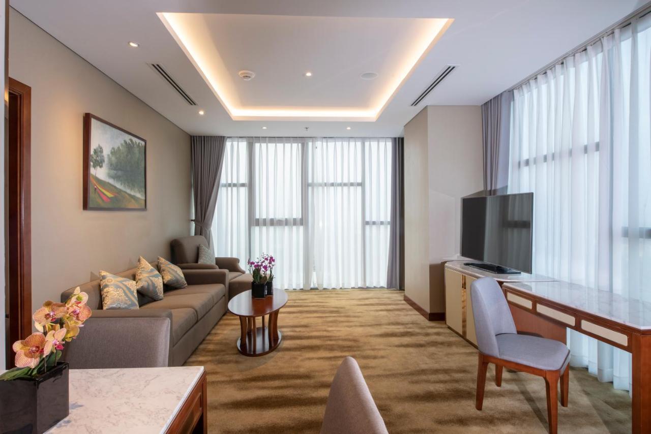 Wyndham Garden Hanoi Bagian luar foto
