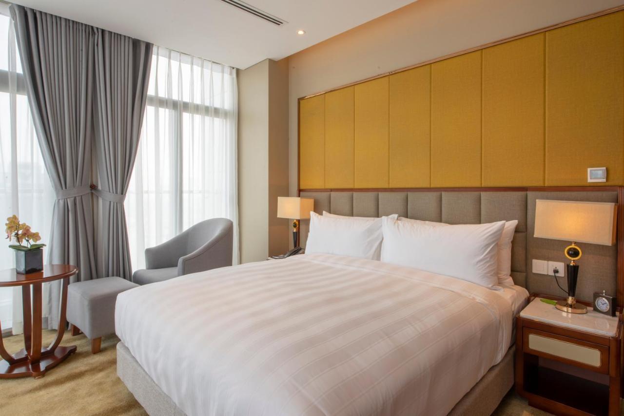 Wyndham Garden Hanoi Bagian luar foto