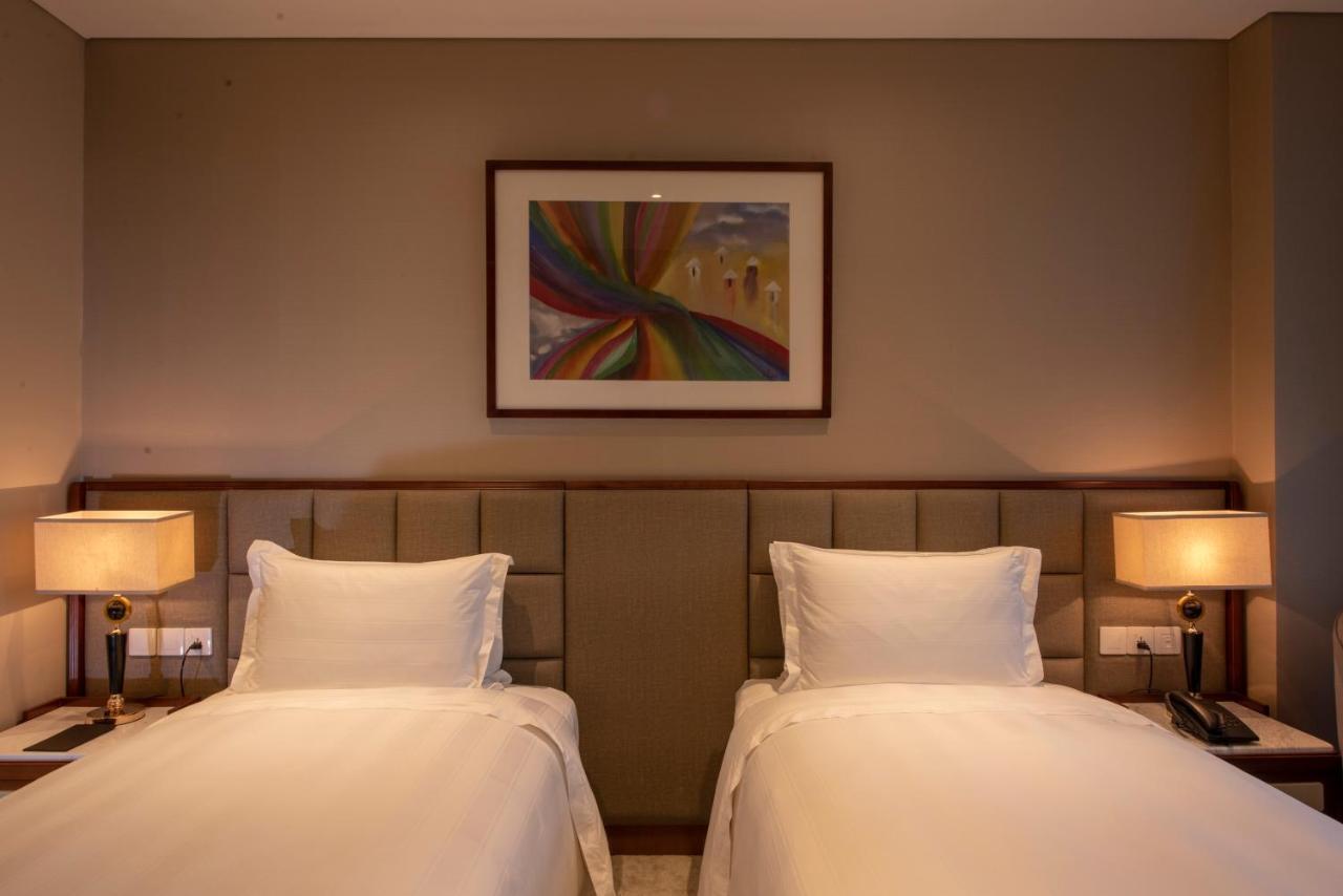 Wyndham Garden Hanoi Bagian luar foto